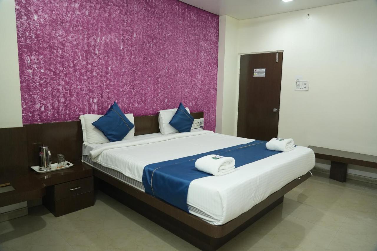 Hotel Avon International Аурангабад Екстериор снимка